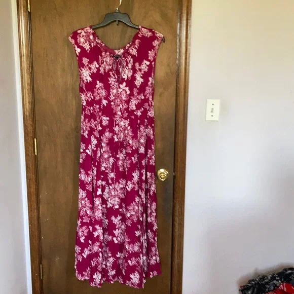 Relisted Torrid floral bohemian dress slits at bottom & keyhole at neckline - Picture 3 of 17